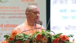 সাইফাই মহোৎসবের টাকা কোথায় যেত? শিক্ষামন্ত্রীদের সামনেই অখিলেশ যাদবকে নিয়ে বিস্ফোরক দাবি মুখ্যমন্ত্রী যোগীর!