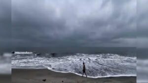 বঙ্গোপসাগর ও আরব সাগরে একসঙ্গে তাণ্ডব! ২৪ সেপ্টেম্বর পর্যন্ত ভারী বৃষ্টিতে ভাসবে কোন কোন রাজ্য?