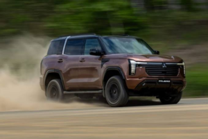 Fortuner-এর ঘুম কাড়তে ৫ বছর পর ফিরল কিংবদন্তি পাজেরো! নতুন রূপ দেখে চোখ কপালে উঠবে