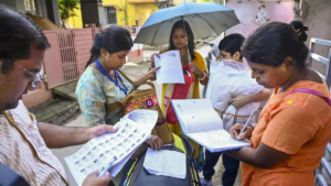 এক ধাক্কায় বাদ ৩০ লক্ষ নাম! ভোটার তালিকা নিয়ে মহাষ্টাদশীর আগেই মহারাষ্ট্র নির্বাচন কমিশনের মেগা অ্যাকশন