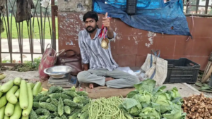 এক হাতে দেশের চারটে সোনা, অন্য হাতে সবজির পাল্লা! আন্তর্জাতিক থ্রোবল খেলোয়াড়ের দুরবস্থা দেখে কেঁপে উঠবে বুক