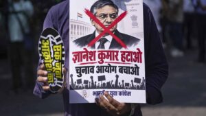 গান্ধী জয়ন্তীতেই উত্তাল দেশ! জ্ঞানেশ কুমারের পদত্যাগের দাবিতে দিল্লির বুকে মহা-বিক্ষোভ