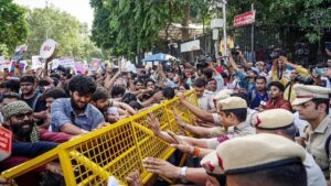 “যন্তর মন্তরে বিক্ষোভের অনুমতি খারিজ!”-দেশজুড়ে সমস্ত রাজ্যকে কড়া নির্দেশিকা স্বরাষ্ট্র মন্ত্রকের
