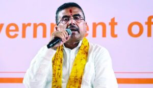 “আরশোলাদের থেকে সাবধান!”-পুজো মণ্ডপ থেকে সজোরে বোমা ফাটালেন ‘মুখ্যমন্ত্রী’ শুভেন্দু?
