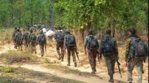 “বাংলা এবার পুরোপুরি মাওবাদী-মুক্ত!”-AK-47 সহ পুলিশের কাছে অস্ত্র সমর্পণ দুই কুখ্যাত নেতার