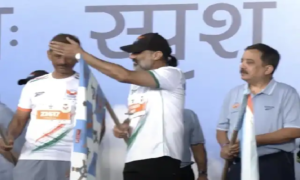 দেশপ্রেমের অনন্য নজির! দিল্লির জওহরলাল নেহরু স্টেডিয়ামে সফলভাবে সম্পন্ন হলো সেखों ইন্ডিয়ান এয়ার ফোর্স ম্যারাথন