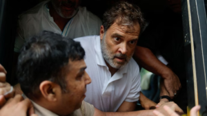 রাহুল গান্ধীকে আটক! আকাশবাণী ভবন চত্বরে ধুন্ধুমার কাণ্ডের পর অবশেষে কী জানাল পুলিশ?