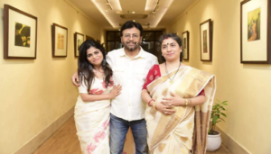 কিংবদন্তি লোকশিল্পী স্বপন বসুর মেয়ের প্রেমে মজেছে নেটপাড়া! মুম্বইয়ে থেকে দুর্গাপুজোয় কী কাণ্ড ঘটান শিমলি বসু?