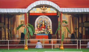 ১২৫ বছরের প্রাচীন ঐতিহ্য! বেলুড় মঠে মহাষষ্ঠীর ভোরে শুরু হল বিশ্বফেমাস দুর্গাপূজা