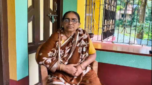 ভোটের লাইনে প্রয়াত আপ্তসহায়কের মা! নন্দীগ্রামে মার্জিন বাড়ানোর হুঙ্কার দিয়ে কী বললেন বিজেপি প্রার্থী?