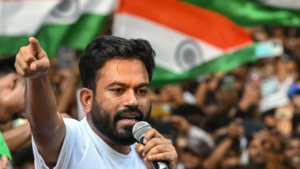 দিল্লি চলো ডাক দিতেই পুলিশের কড়া নোটিস! ককরোচ জনতা পার্টির আন্দোলন থামাতেই কি বড় ষড়যন্ত্র?