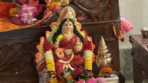 ঘরে ঘরে লক্ষ্মী আরাধনার প্রস্তুতি! এবছর কোজাগরী পূর্ণিমা কবে পড়ছে? জেনে নিন পুজোর সঠিক নিশীথ সময়