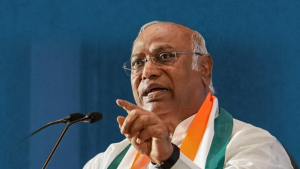 আচমকা মুষলধারে বৃষ্টি! খাড়গের বাসভবনে রাহুল-মমতার প্রতিনিধিদের হাই-ভোল্টেজ মিটিংয়ে পণ্ড কান্ড!