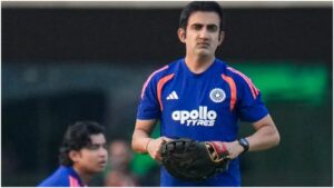 “গৌতম গম্ভীর কি একনায়কতন্ত্র চালাচ্ছেন?” ১৫ বছরের বিস্ময় বালককে বেঞ্চে বসিয়ে রাখায় ফুঁসে উঠলেন কোহলি-রোহিতদের কোচ!