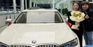 হাড়কাঁপানো ঠান্ডায় স্কুটারে চড়ে অফিসে হাজিরা! কর্মীপ্রেম দেখে এক লহমায় ৪৩ লাখের বিএমডব্লিউ উপহার দিলেন মালিক