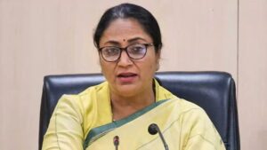 বাসে সশস্ত্র নারী পুলিশ, সঙ্গে আড়াই লক্ষ সিসি ক্যামেরা! দিল্লির মহিলাদের সুরক্ষায় মুখ্যমন্ত্রী রেখা গুপ্তার মেগা ঘোষণা