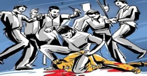 ফাঁকা স্কুলে নাবালিকা ছাত্রীর সঙ্গে ‘আপত্তিকর’ অবস্থায়! হাতেনাতে ধরে শিক্ষককে চরম গণপিটুনি গ্রামবাসীদের