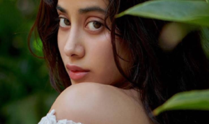 এ কেমন অদ্ভুত প্রতিভা! জাহ্নবী কাপুরের এই কীর্তি দেখে চোখ কপালে উঠবে, শুরু হল ট্রোলের ঝড়!