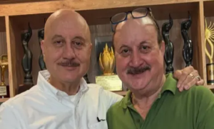 বলিউডের ঝিলমিল আলোর আড়ালে গোপন কষ্টের গল্প! অনুপম খেরকে নিয়ে ভাই রাজুর এই বক্তব্যে তোলপাড়!