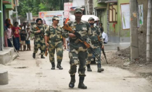 ‘বাংলায় এত কিসের ভয়?’ রাজাবাজারে কেন্দ্রীয় বাহিনী মোতায়েন নিয়ে সরাসরি নির্বাচন কমিশন ও কেন্দ্রকে আক্রমণ কুণালের