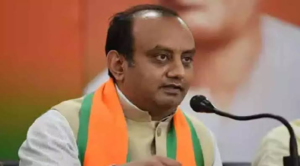 অনুমতি নেই, চিঠিও জমা পড়েনি! রাহুলের ধরনা নিয়ে বিস্ফোরক সুধাংশু, তুঙ্গে রাজনৈতিক তরজা!