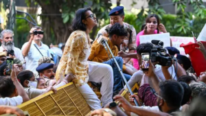 মোদী সরকারের বিরুদ্ধে নতুন ‘আইকন’! বিজেপির পরিবার থেকে উঠে এসে কীভাবে দেশের প্রতিবাদের মুখ হলেন নেহা?