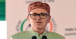 ভোটার তালিকা থেকে নাম ছাঁটাইকাণ্ডে সরাসরি সুপ্রিম কোর্টের নজরদারি! নির্বাচন কমিশনকে চরম নিশানা করে কী বললেন ওমর আবদুল্লা?